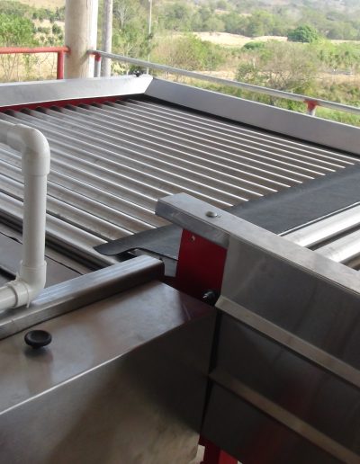 Máquina lavadora y clasificadora de ñame (4)